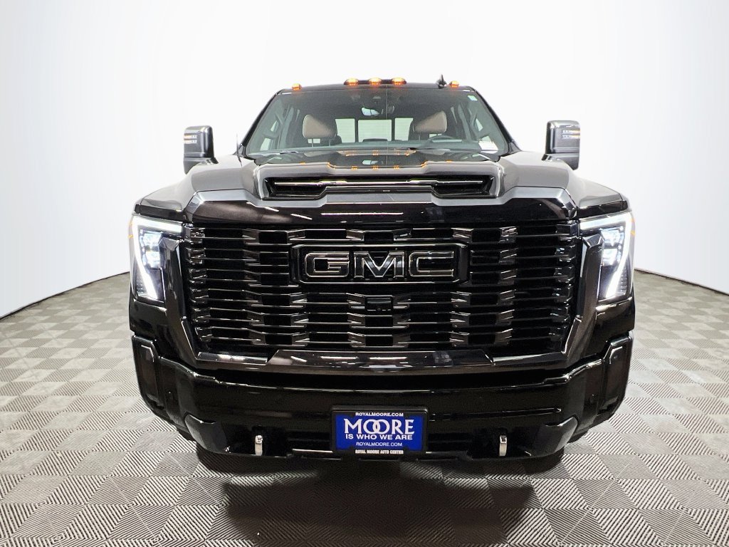 Used 2024 GMC Sierra 3500 Denali Ultimate AWD/4WD image 2