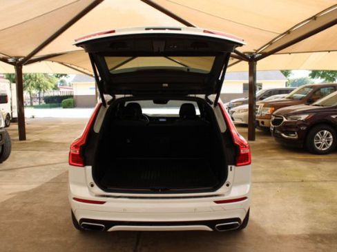 Used 2019 Volvo XC60 T6 R-Design w/ Protection Package Premier image 9