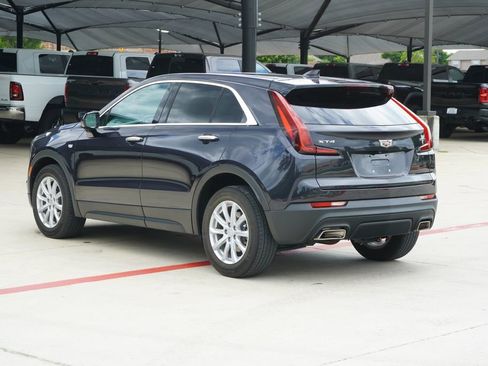 Used 2023 Cadillac XT4 Luxury w/ Cold Weather Package FWD image 3
