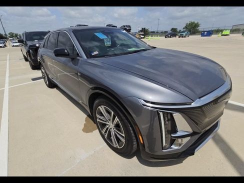 Used 2023 Cadillac Lyriq 2WD image 2