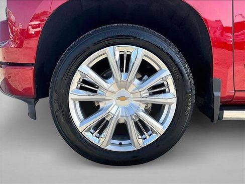Used 2024 Chevrolet Silverado 1500 High Country w/ High Country Premium Package AWD/4WD image 10