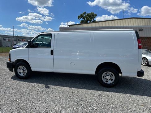 Used 2017 Chevrolet Express 2500 image 14