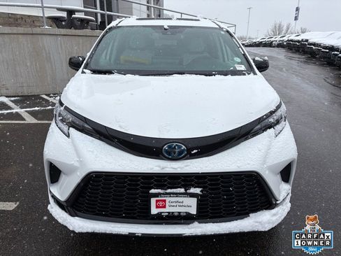 Certified 2025 Toyota Sienna XSE image 13