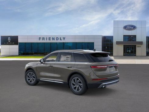 New 2026 Lincoln Corsair Premiere image 4