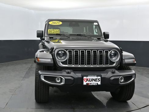 Used 2025 Jeep Wrangler Unlimited Sahara w/ Safety Group AWD/4WD image 7