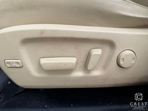 Used 2015 Toyota Highlander XLE FWD image 12