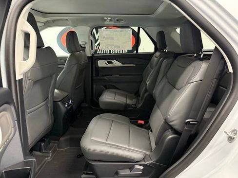 New 2026 Ford Explorer Active w/ Active Comfort Package image 16