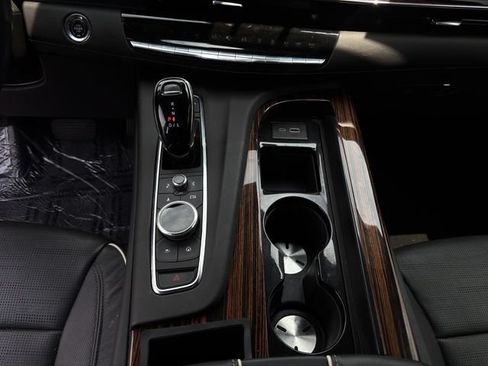 Used 2023 Cadillac Escalade ESV Premium Luxury AWD/4WD image 27