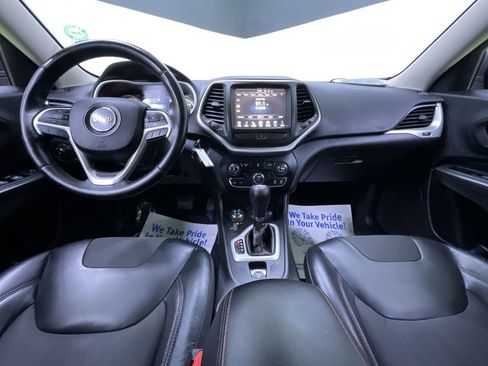 Used 2017 Jeep Cherokee Trailhawk image 19