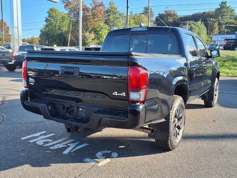 Used 2022 Toyota Tacoma SR image 4