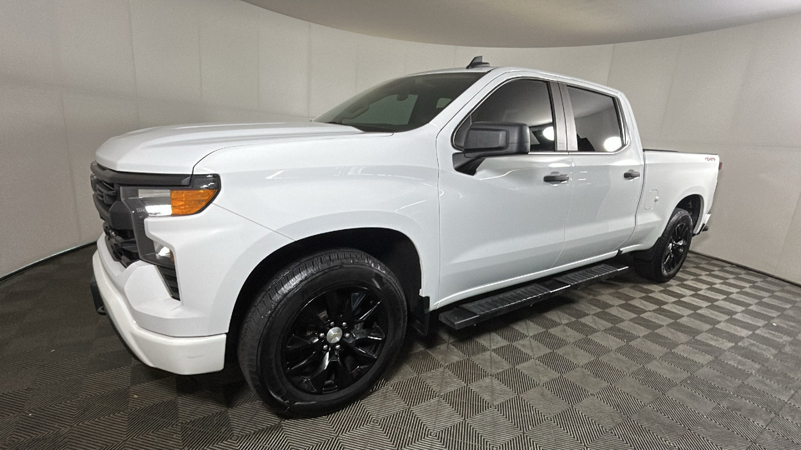 Used 2023 Chevrolet Silverado 1500 Custom AWD/4WD image 7