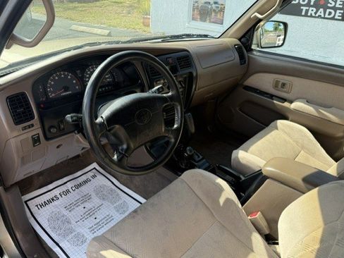 Used 2001 Toyota 4Runner SR5 AWD/4WD image 11