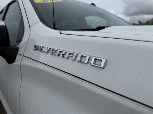Used 2022 Chevrolet Silverado 1500 LT AWD/4WD image 9