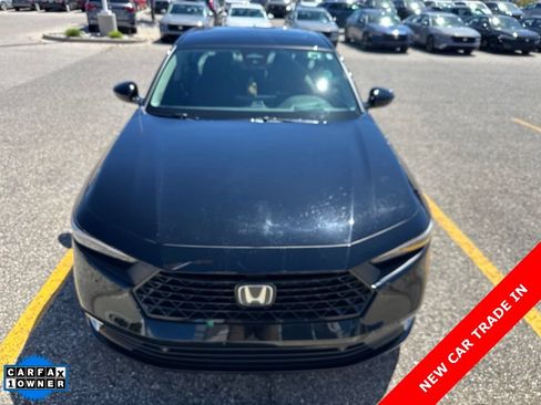Used 2024 Honda Accord Touring image 2