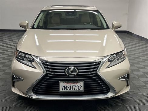 Used 2016 Lexus ES 350 w/ Luxury Package w/Wood Trim image 3
