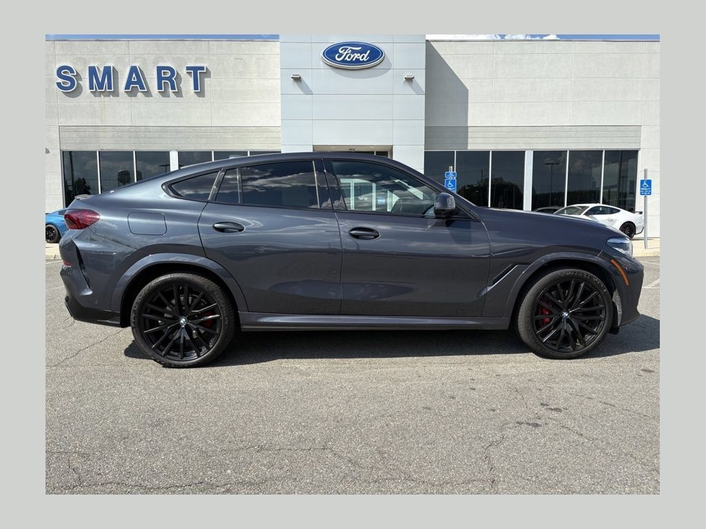 Used 2022 BMW X6 xDrive40i w/ M Sport Package AWD/4WD image 1