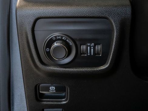 Used 2024 Jeep Grand Cherokee Altitude AWD/4WD image 13