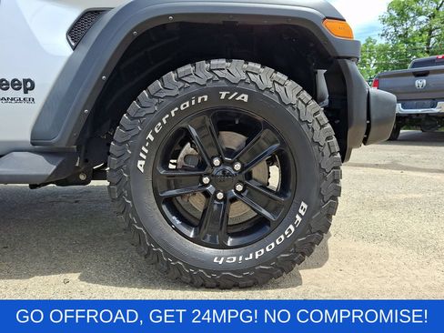 Used 2022 Jeep Wrangler Unlimited Sport AWD/4WD image 9