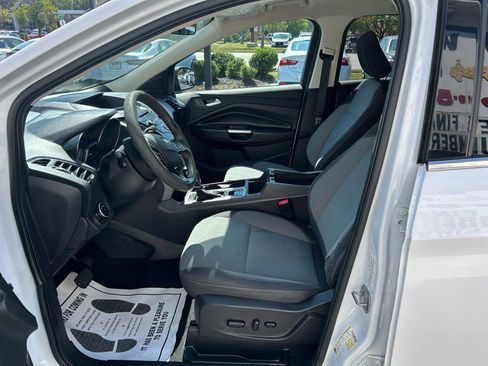 Used 2018 Ford Escape SE image 9