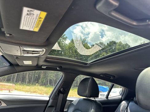 Used 2021 Kia Stinger GT1 image 32