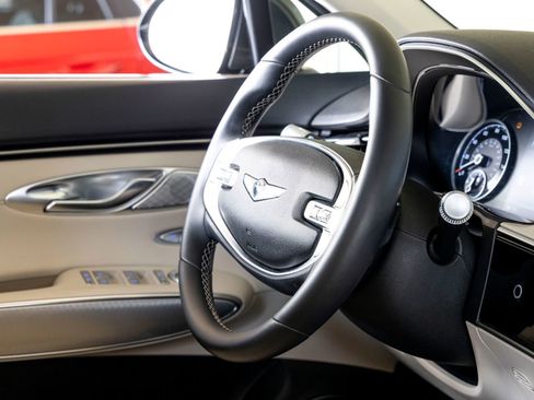 Used 2025 Genesis GV70 2.5T Select w/ Select Package image 29