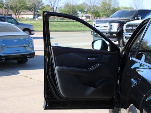 Used 2021 Nissan Rogue SV AWD/4WD image 10