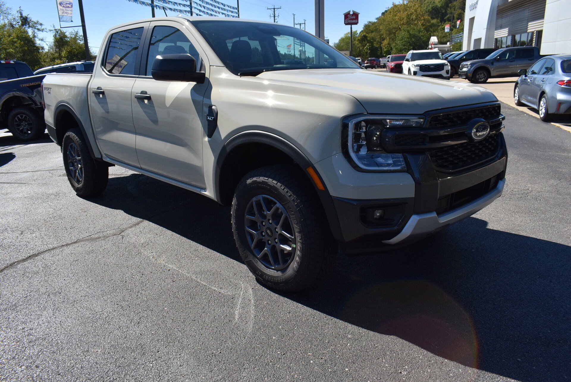 New 2026 Ford Ranger XLT w/ Equipment Group 301A High AWD/4WD image 3
