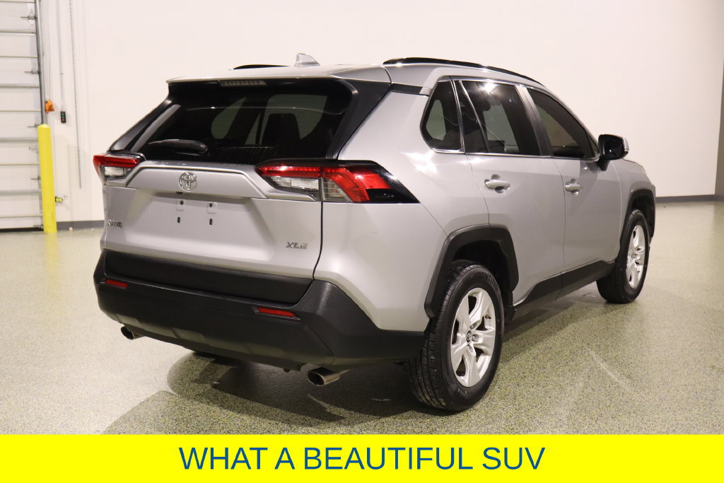 Used 2019 Toyota RAV4 XLE w/ Convenience Package FWD image 10