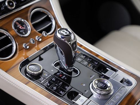 Used 2022 Bentley Continental GT AWD/4WD image 36