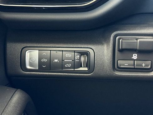 Used 2025 Chevrolet Silverado EV RST AWD/4WD image 37