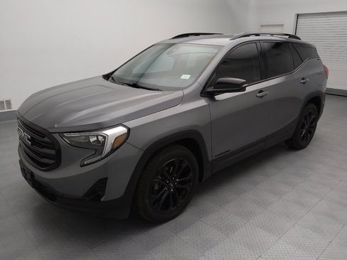 Used 2020 GMC Terrain SLT w/ Preferred Package FWD image 2