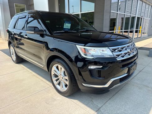 Used 2018 Ford Explorer Limited w/ Equipment Group 301A AWD/4WD image 10