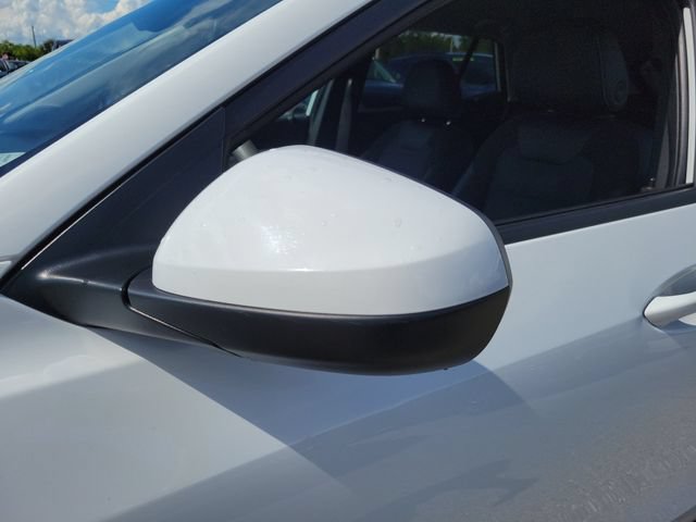 Used 2025 Chevrolet Trax LT FWD image 7