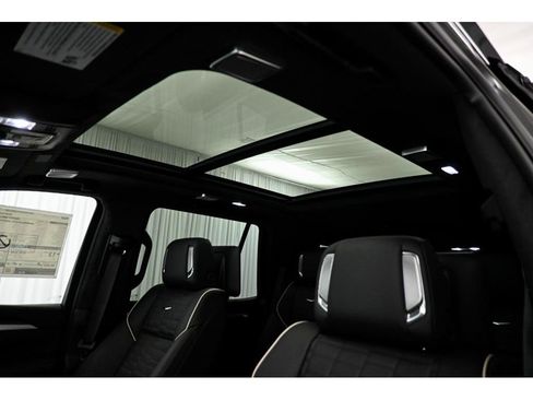 New 2026 Cadillac Escalade V image 24