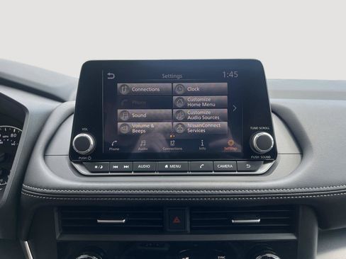 Certified 2025 Nissan Rogue SV AWD/4WD image 24