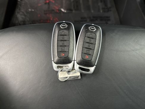 Used 2024 Nissan Pathfinder Platinum image 43