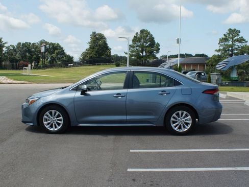 Used 2025 Toyota Corolla XLE FWD image 13