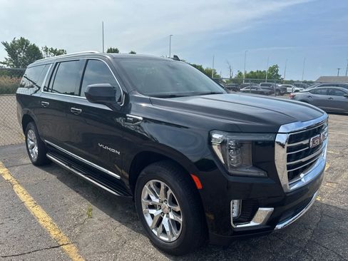 Used 2023 GMC Yukon XL SLT AWD/4WD image 25