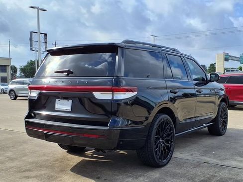 Certified 2024 Lincoln Navigator Reserve AWD/4WD image 2