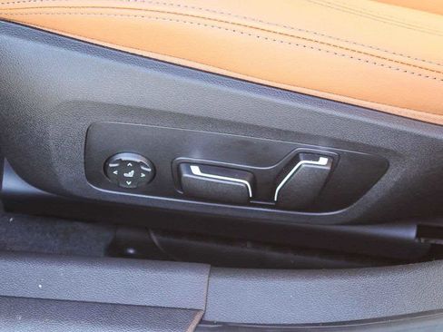 New 2026 BMW 330i Sedan w/ Premium Package image 33