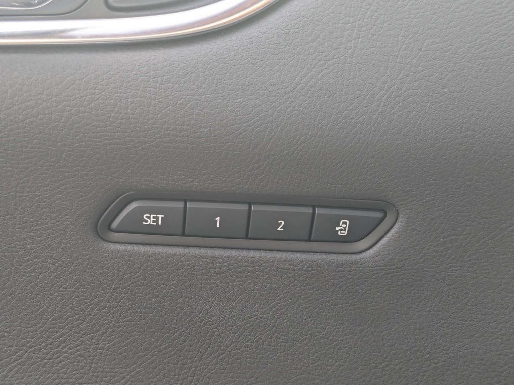 Used 2021 Cadillac XT6 Premium Luxury FWD image 31