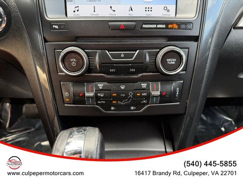 Used 2018 Ford Explorer XLT w/ Equipment Group 202A image 25