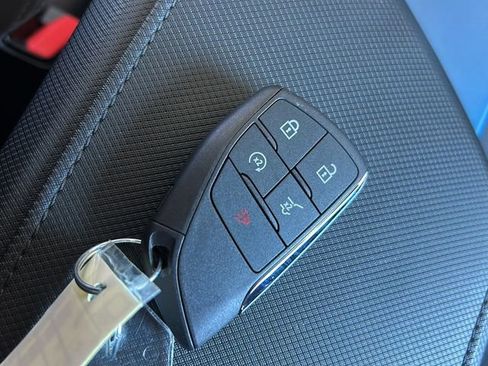 Used 2025 Chevrolet Equinox EV LT FWD image 33