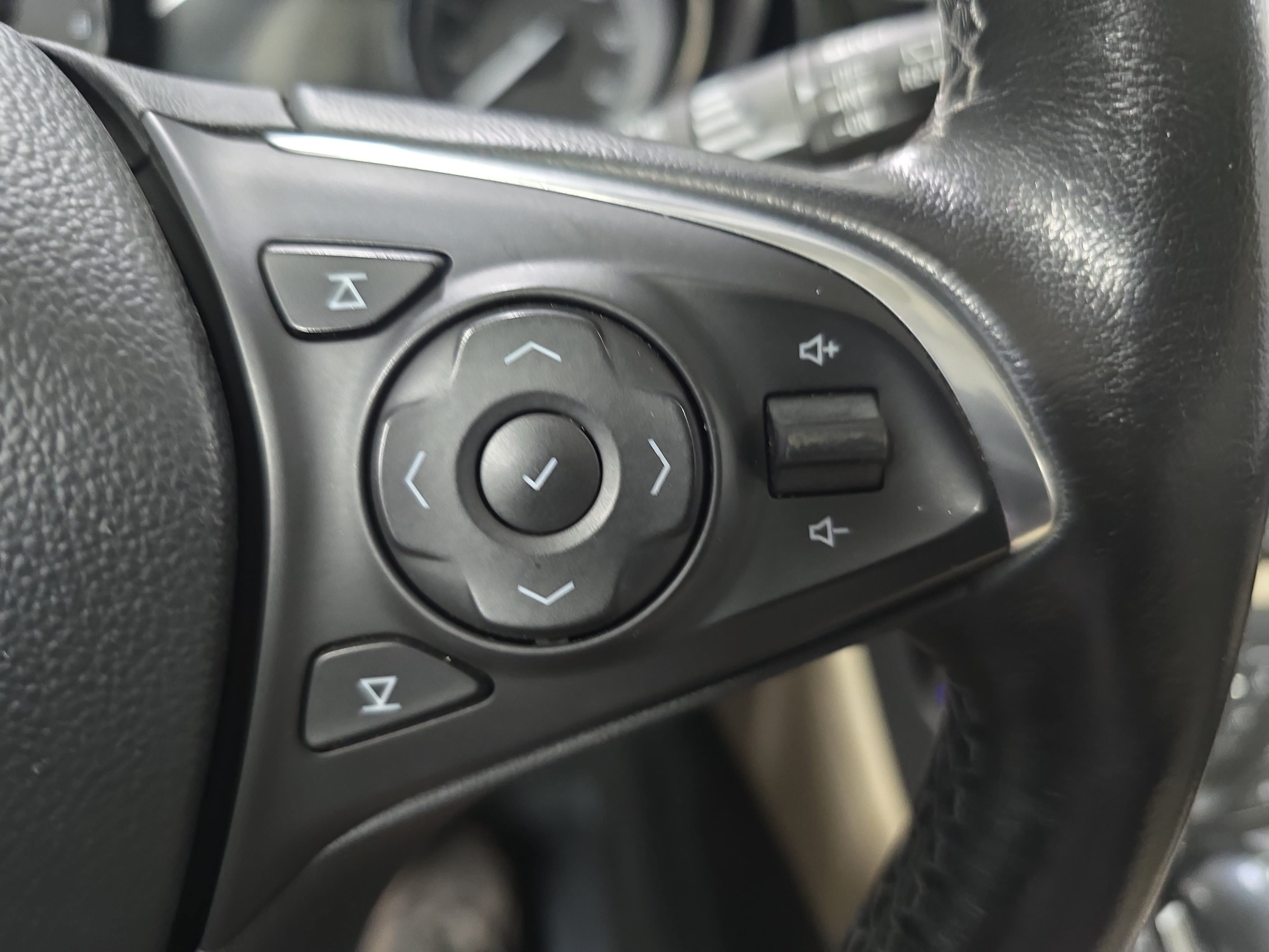 Used 2020 Buick Envision Essence w/ Experience Buick Package FWD image 16
