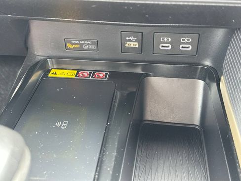Used 2025 Toyota Camry SE FWD image 25