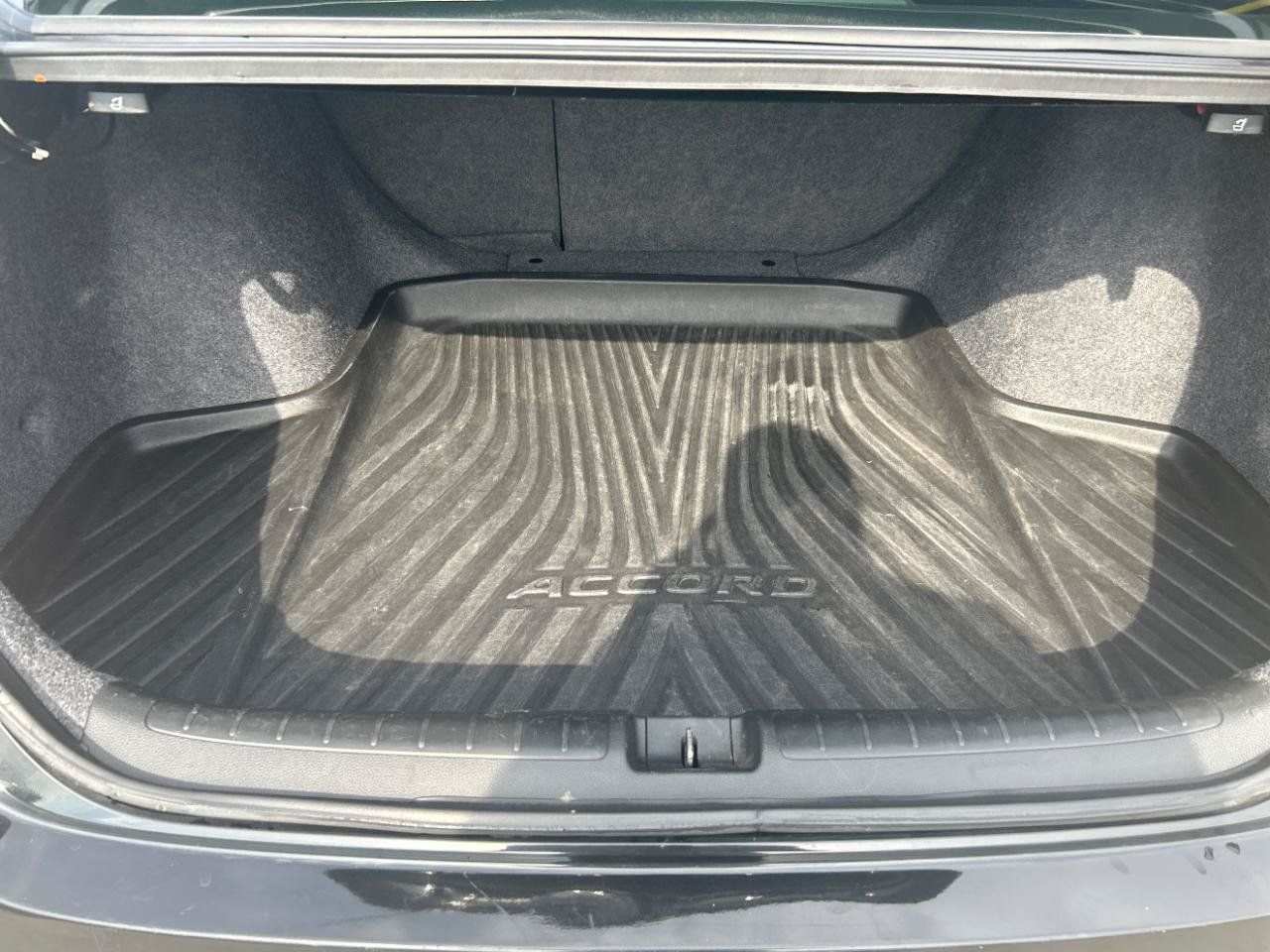 Used 2020 Honda Accord Touring image 23