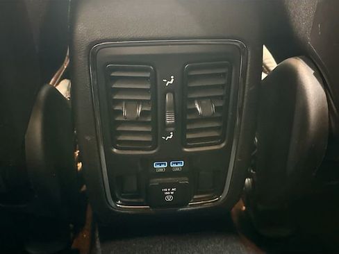 Used 2020 Jeep Grand Cherokee Limited AWD/4WD image 26