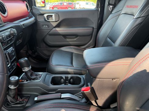 Used 2022 Jeep Wrangler Rubicon w/ LED Lighting Group AWD/4WD image 23