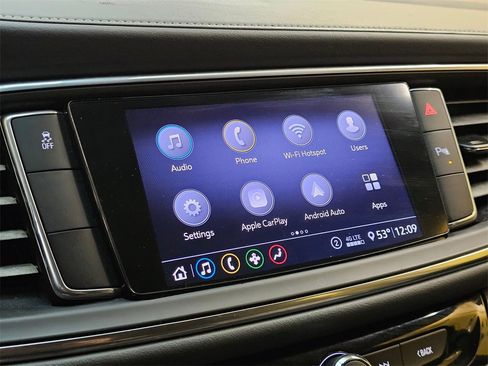 Used 2020 Buick Enclave Essence image 26