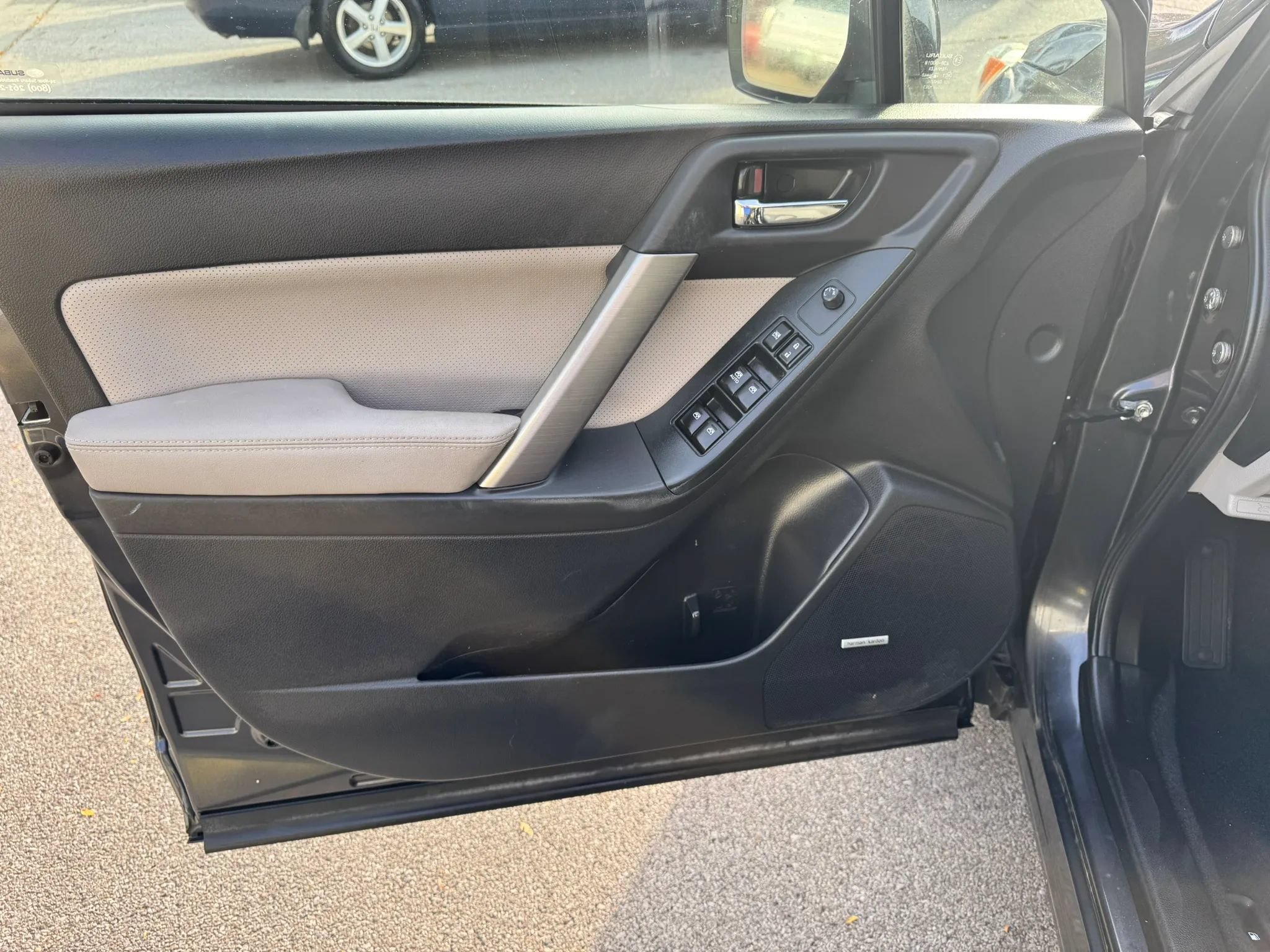 Used 2015 Subaru Forester 2.5i Touring w/ Eyesight & Navigation System AWD/4WD image 14